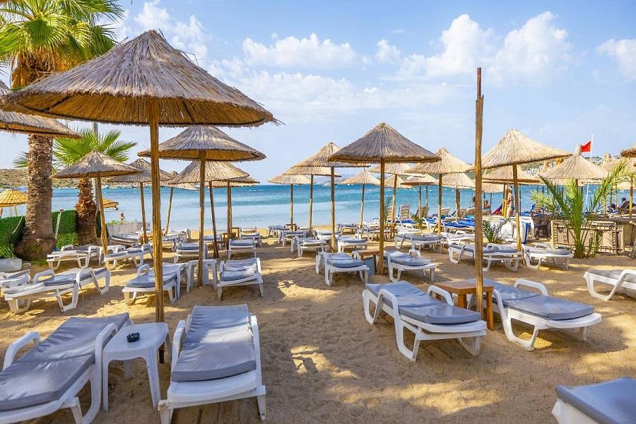 Leo  Beach Resort  +16 / 4 Gece 5 Gün