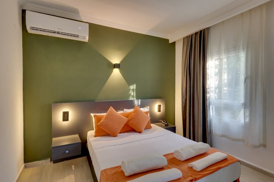 Leo  Beach Resort  +16 / 4 Gece 5 Gün